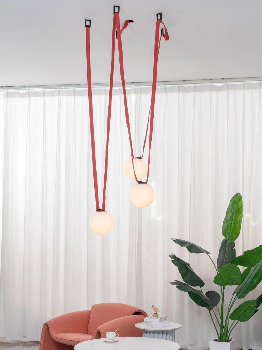 Lampada a sospensione modulare con design scultoreo a forma di cintura | Souliia