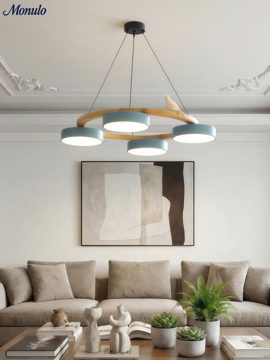 Moderne kreativ farverig lysekrone med cirkelformede fugle | Souliia