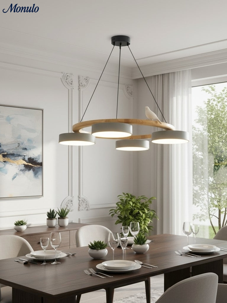 Moderne kreativ farverig lysekrone med cirkelformede fugle | Souliia
