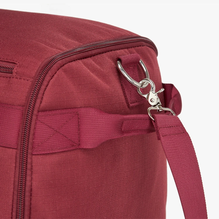 Travel with Impeccable Clothing and Effortless Style - Souliia