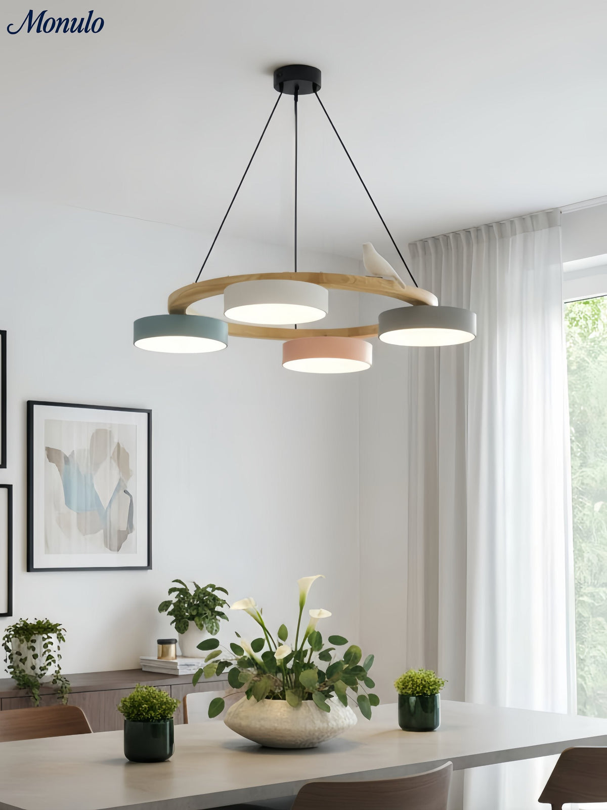 Moderne kreativ farverig lysekrone med cirkelformede fugle | Souliia