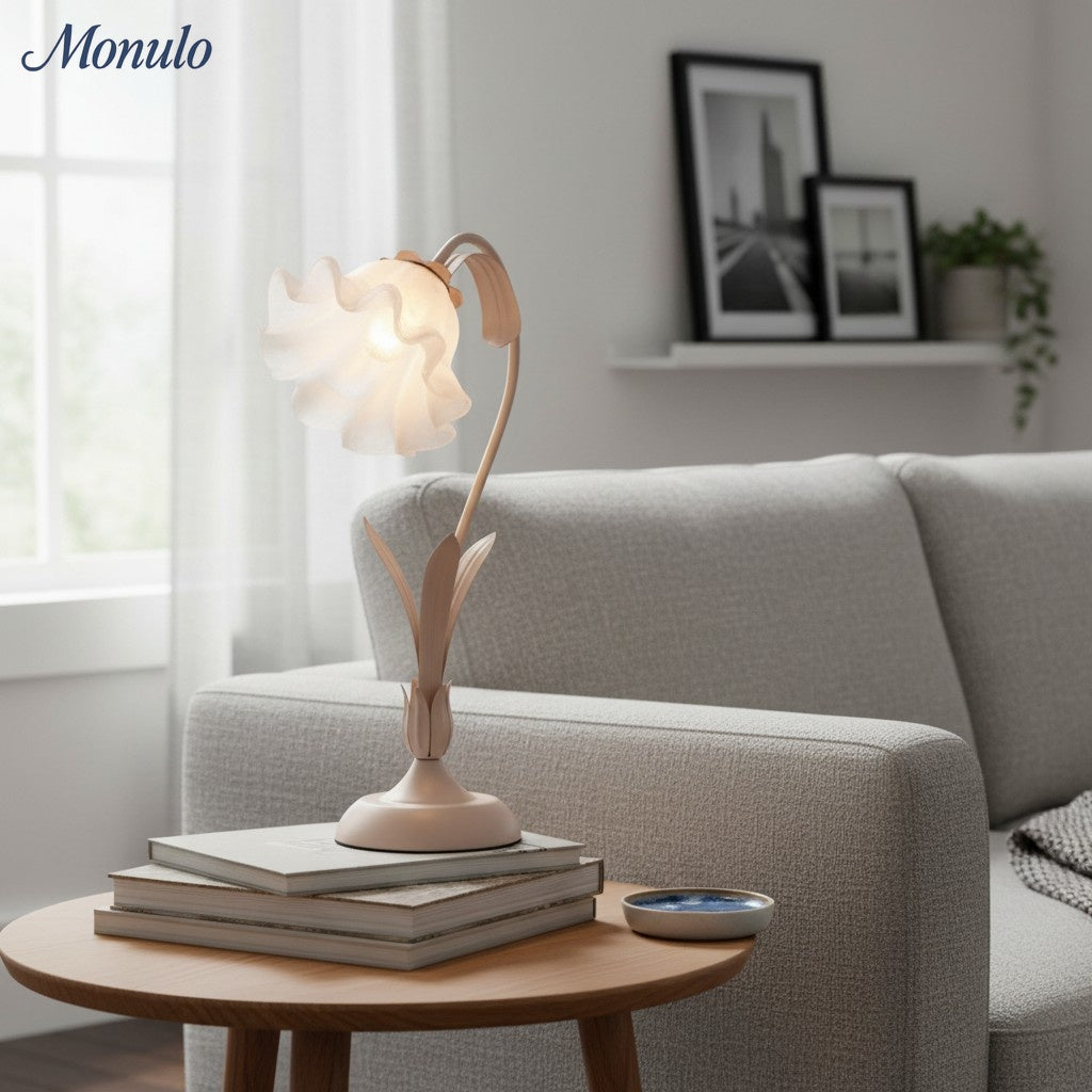 Lampada da tavolo regolabile Verdoma a forma di fiore di giglio con elegante paralume floreale per camera da letto e soggiorno | Souliia