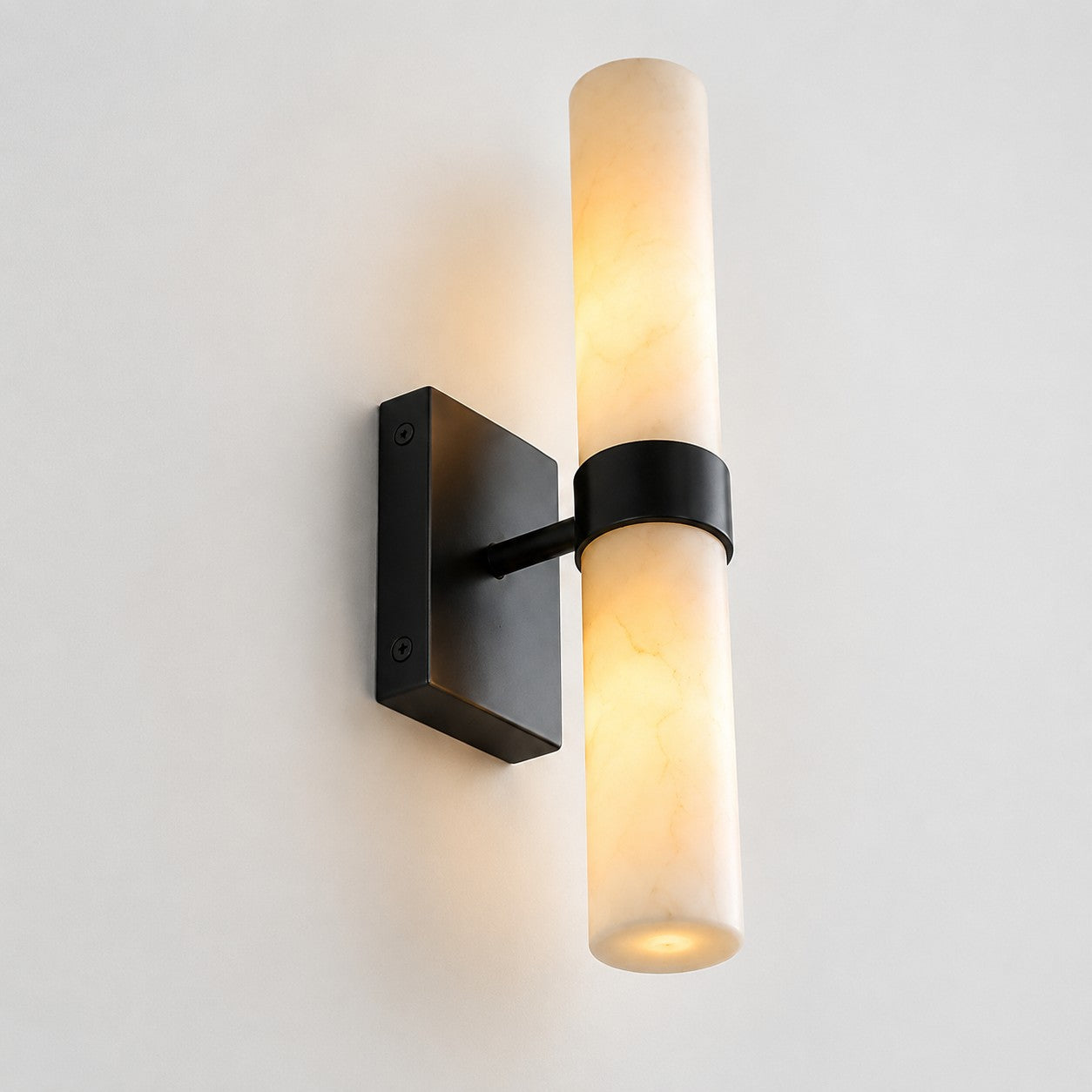 Marcellus Luxus Alabaster Röhrenwandleuchte Moderne Architektonische Wandleuchte für Nachttisch und Schminkbereich | Souliia