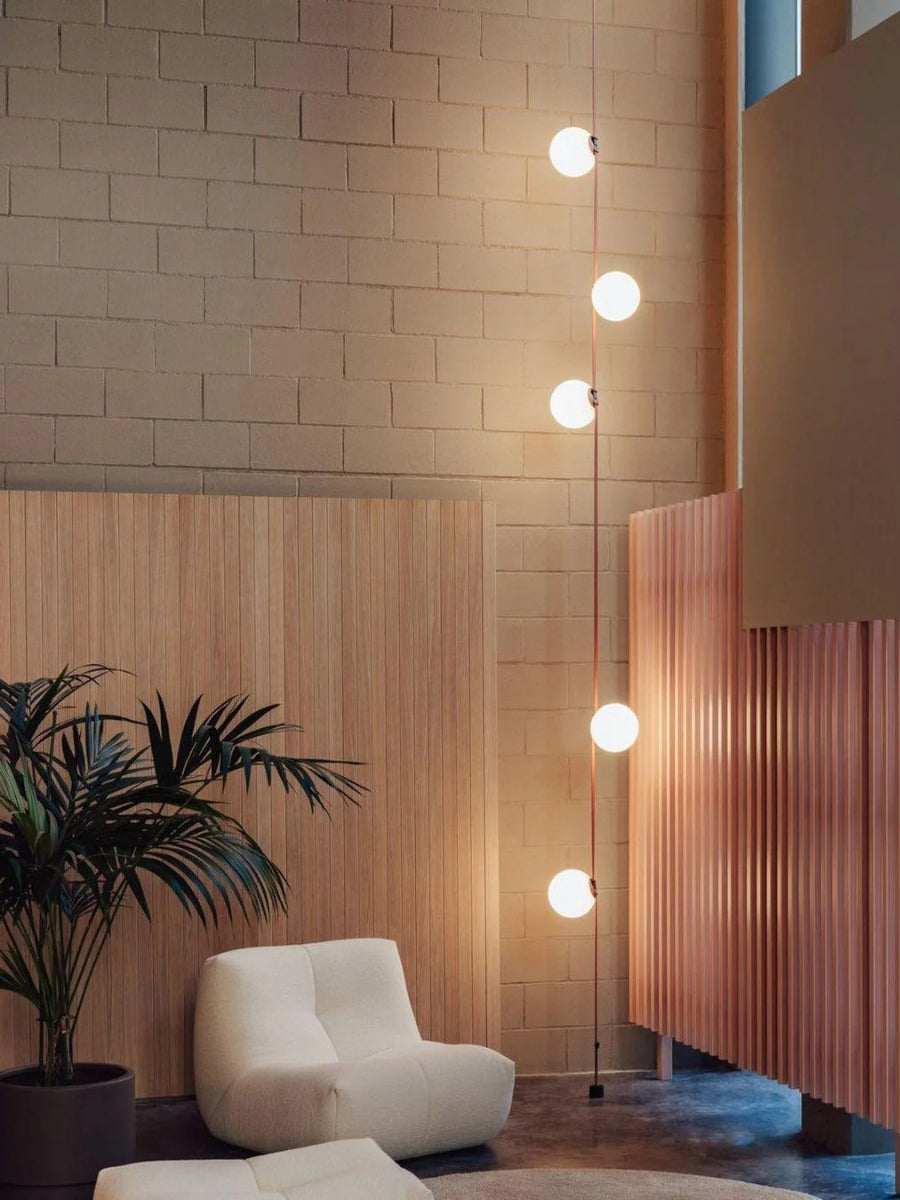 Lampada a sospensione modulare con design scultoreo a forma di cintura | Souliia