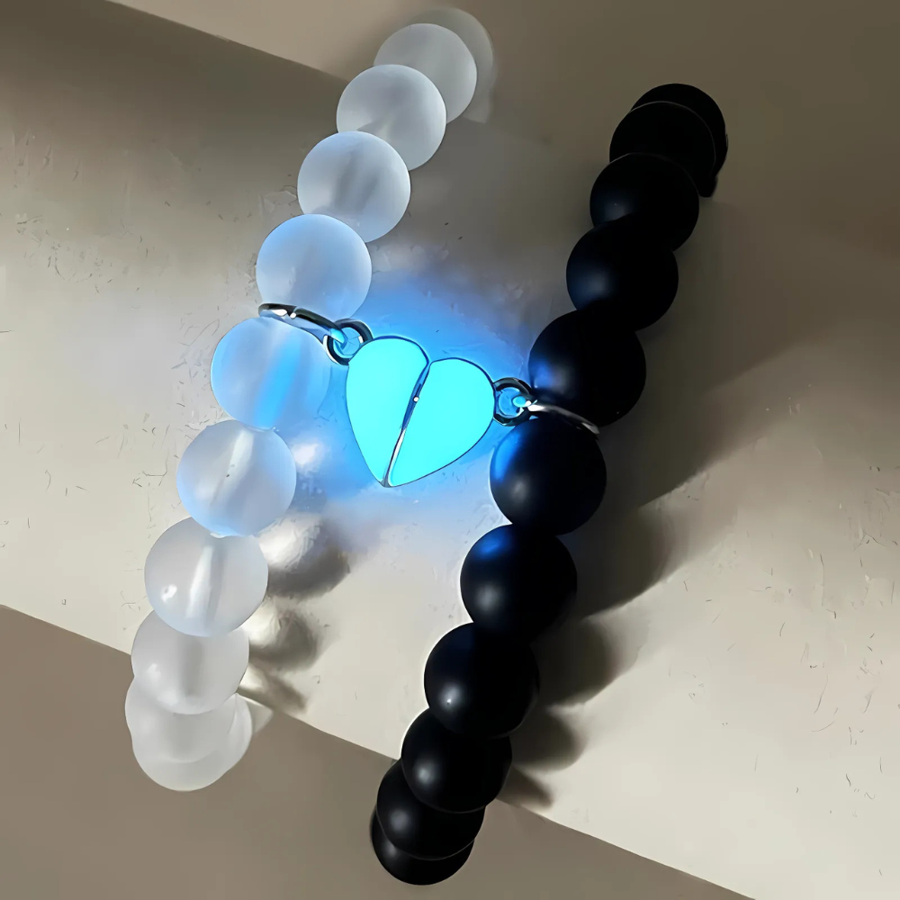 Magnetische koppelarmbanden met lichtgevende harten — liefdesgeschenk