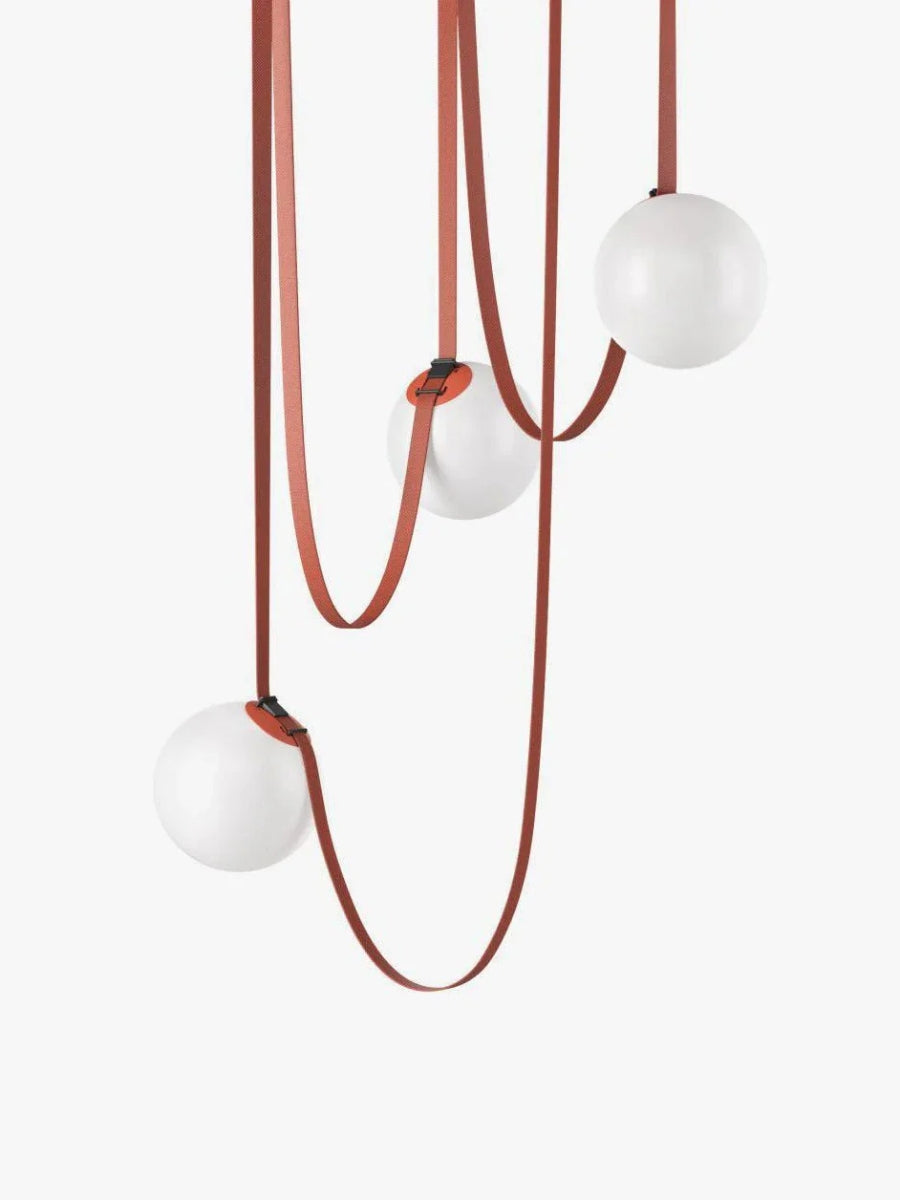 Lampada a sospensione modulare con design scultoreo a forma di cintura | Souliia