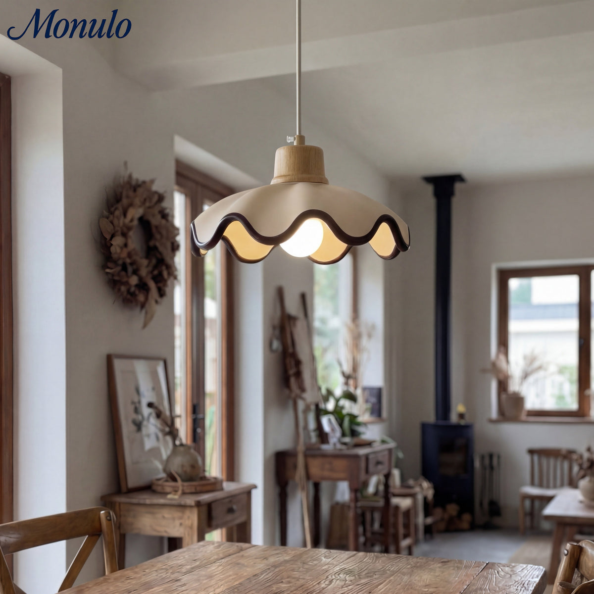 Resinova Wave-shaped Pendant Light - Modern Metallic Resin for Dining Rooms and kitchens | Souliia