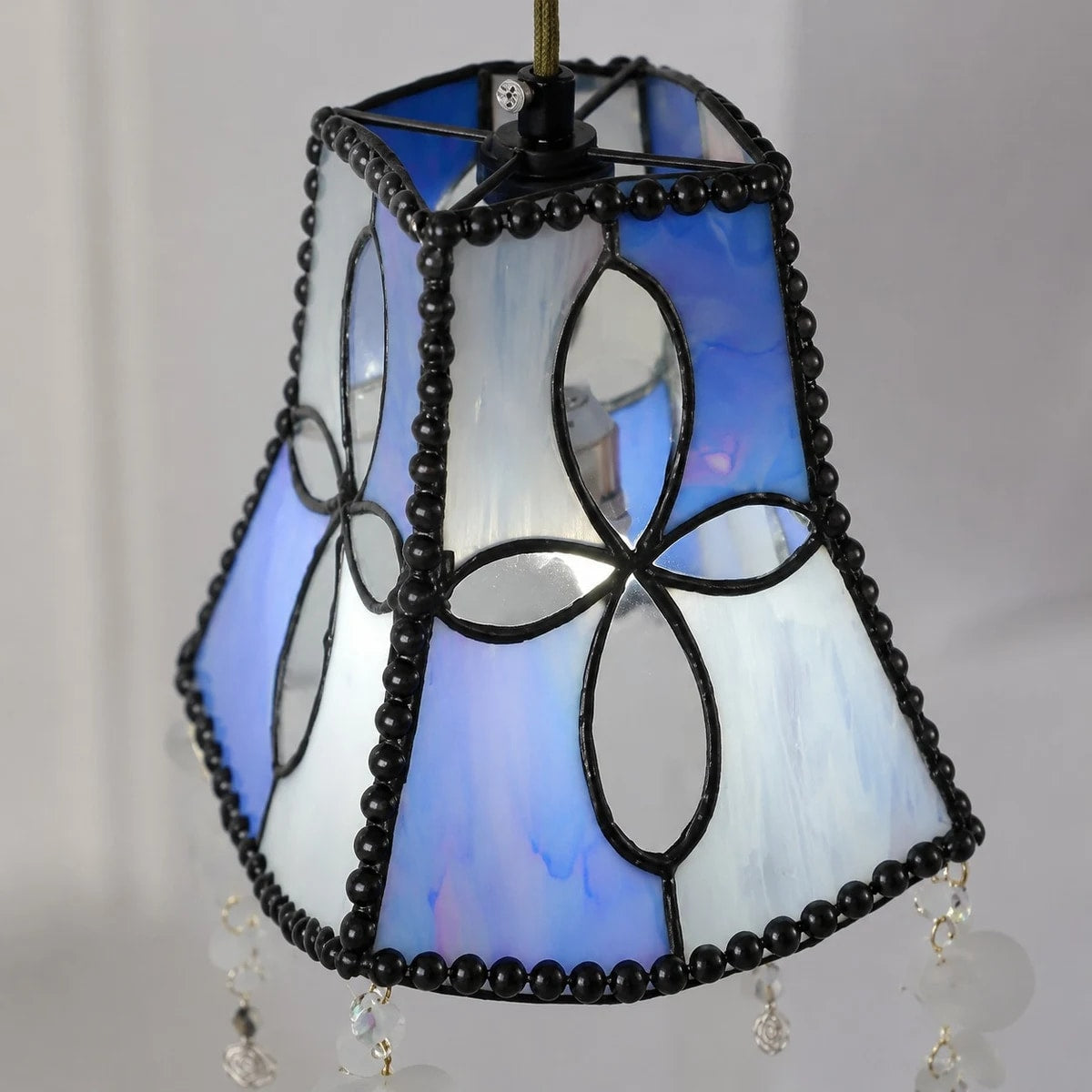 Muschel-Schmetterling Buntglas-Pendelleuchte | Souliia
