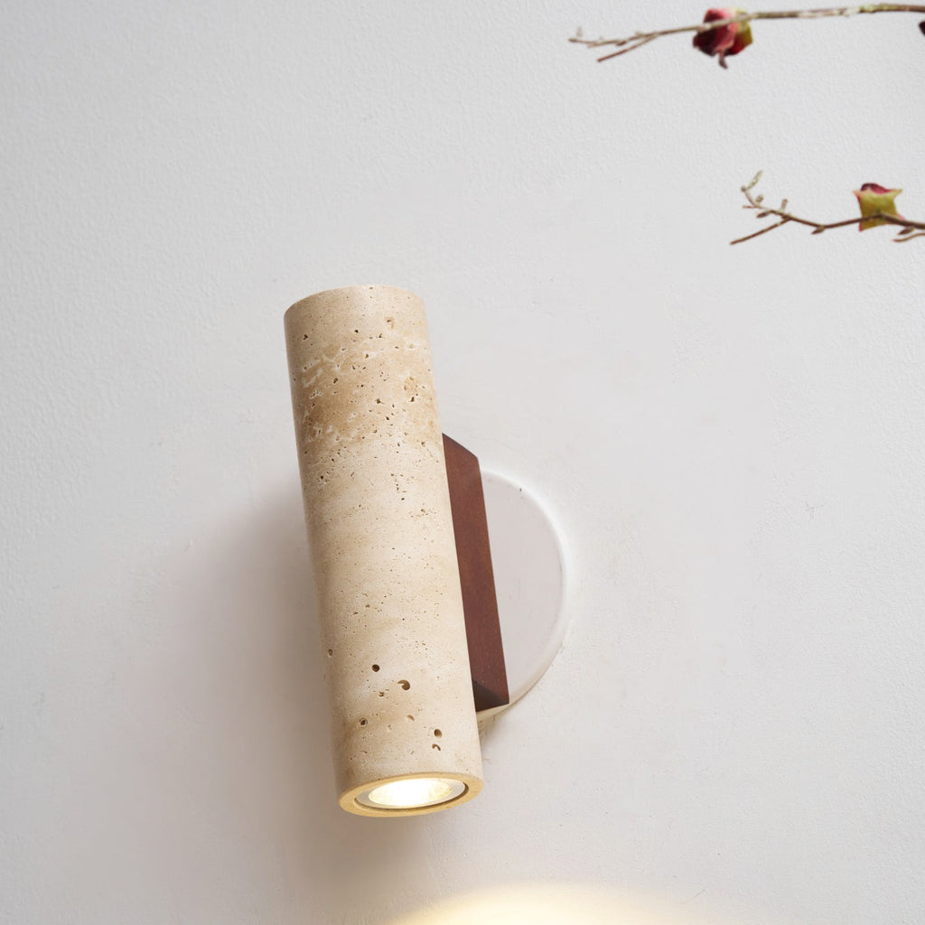 Moderne skulpturale Metallwandleuchte – Minimalistische Wandleuchte für Schlafzimmer, Wohnzimmer und Flur | Souliia
