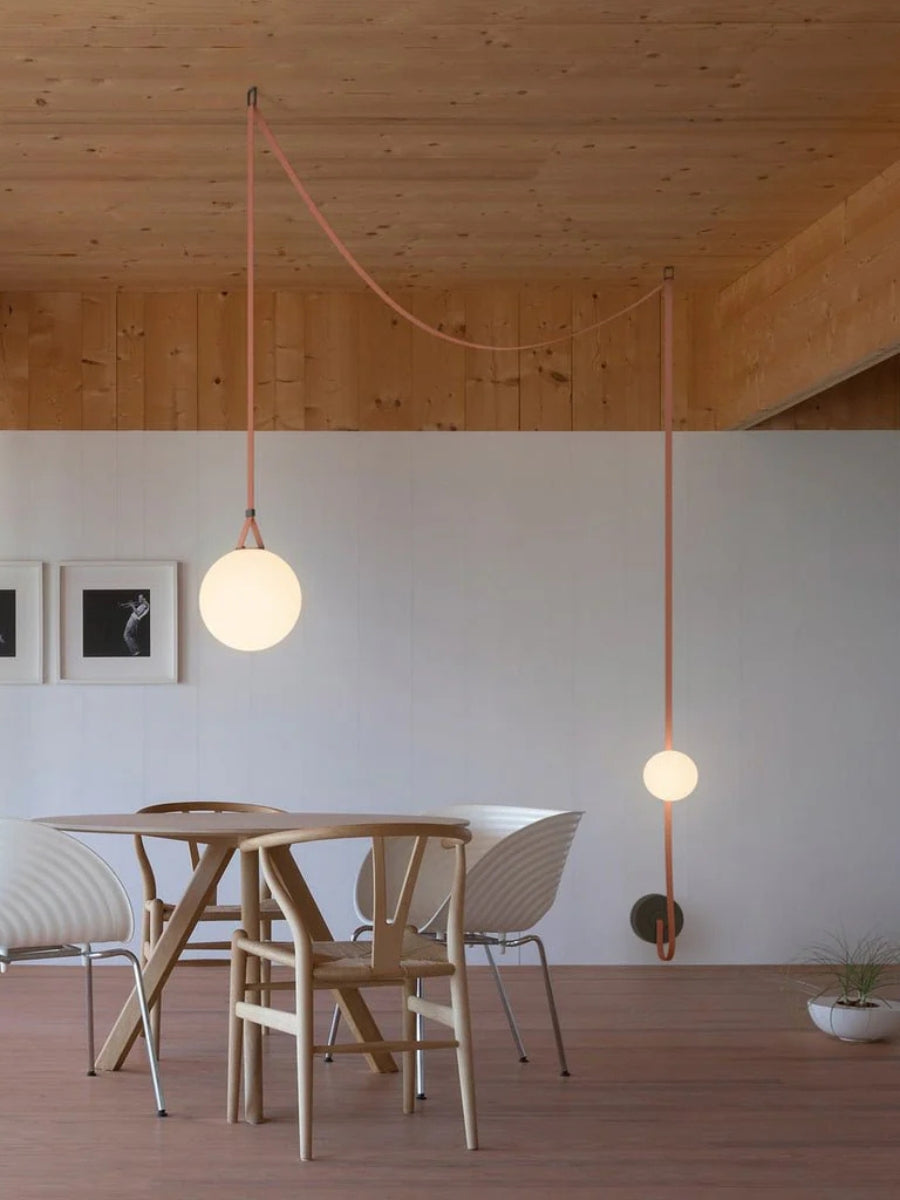Lampada a sospensione modulare con design scultoreo a forma di cintura | Souliia