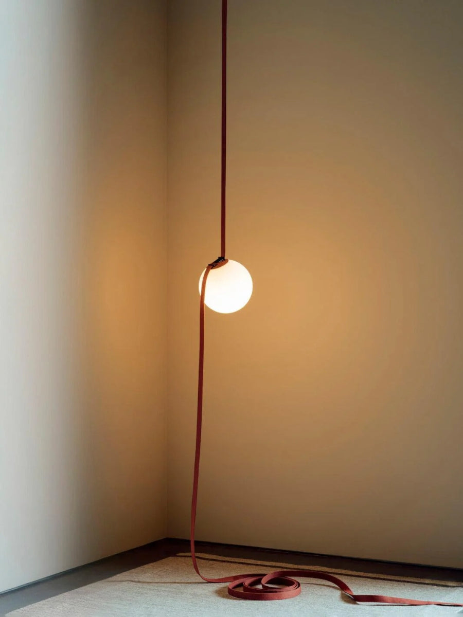 Lampada a sospensione modulare con design scultoreo a forma di cintura | Souliia