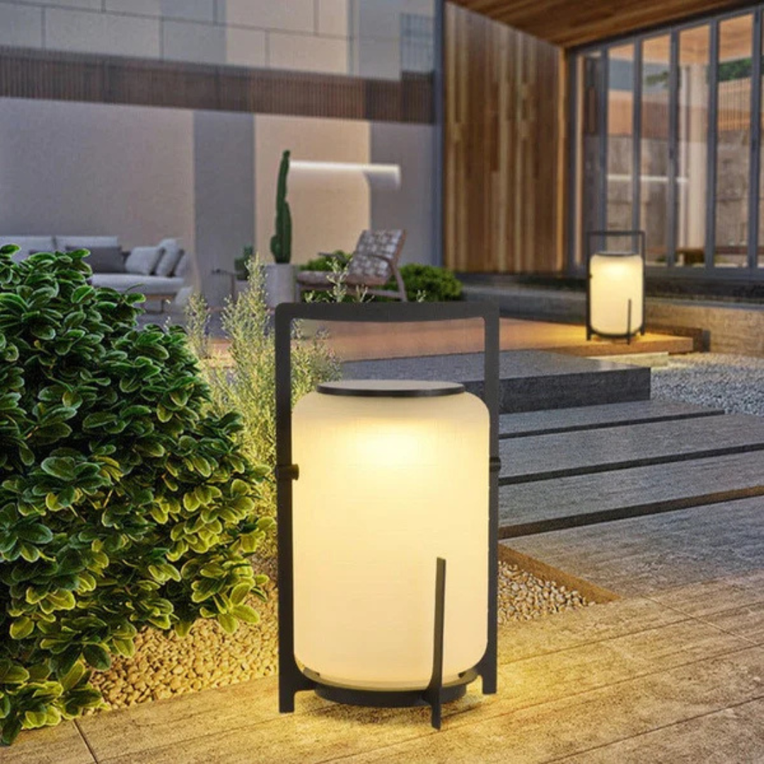 SunNova Solar Outdoor Light — 100% Solar Powered With Dusk Sensor