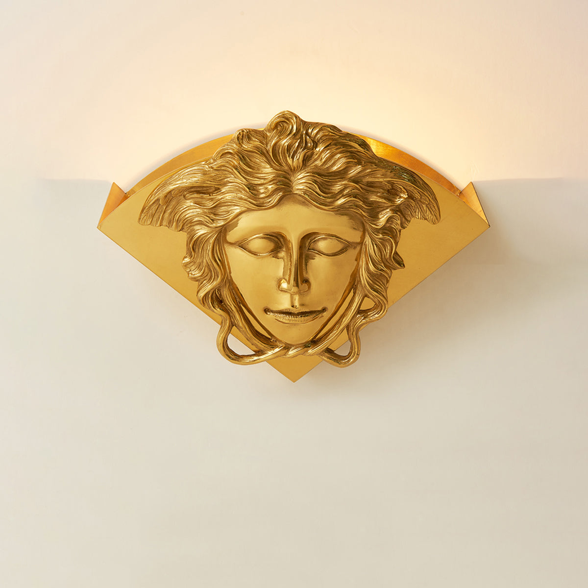 Sphinx Brass Wall Lamp | Souliia