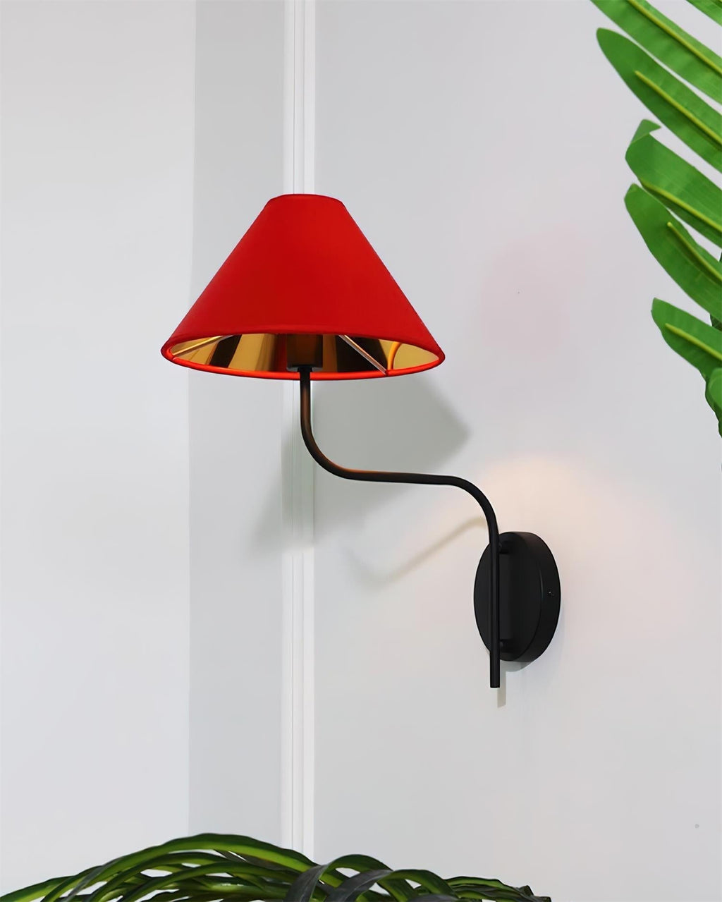 Scarlet Wall Lamp | Souliia