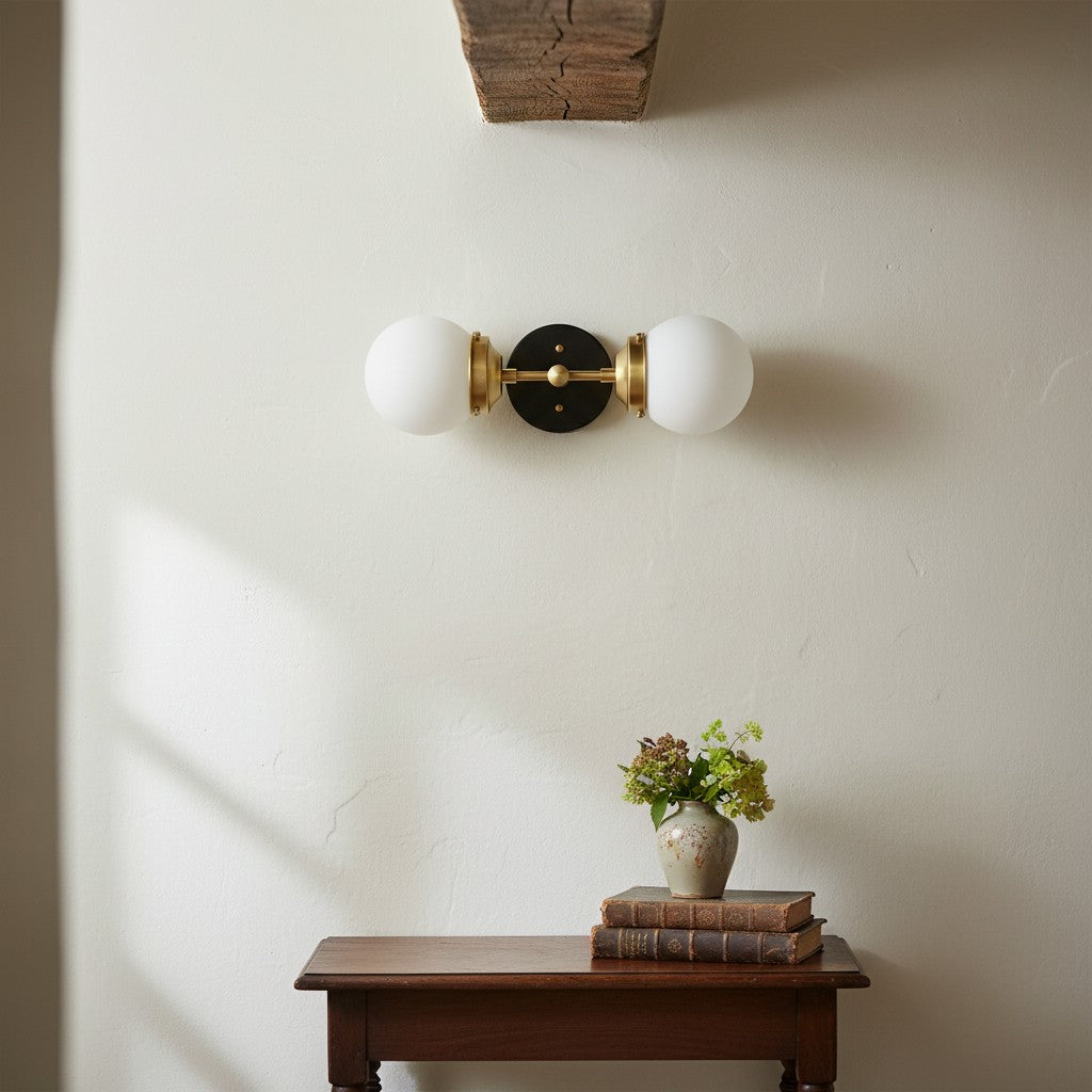 Lumio Globe moderne geometrische Wandleuchte – elegante Art-Deco-Waschtischleuchte für Gäste-WC oder Flur | Souliia