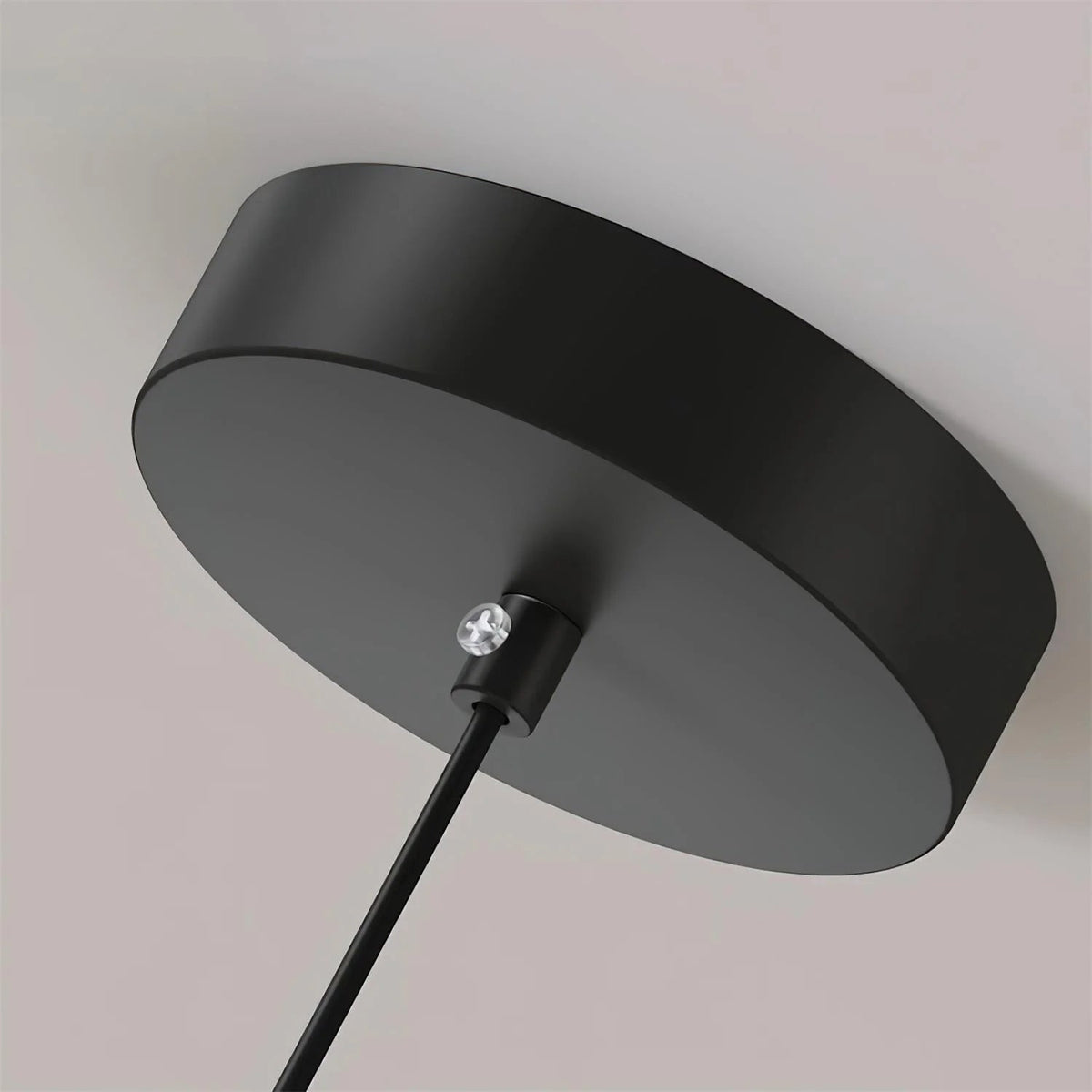 Elegancka lampa wisząca Oribela w kształcie spodka o smukłym profilu – nowoczesna minimalistyczna lampa do jadalni i nad wyspę kuchenną | Souliia
