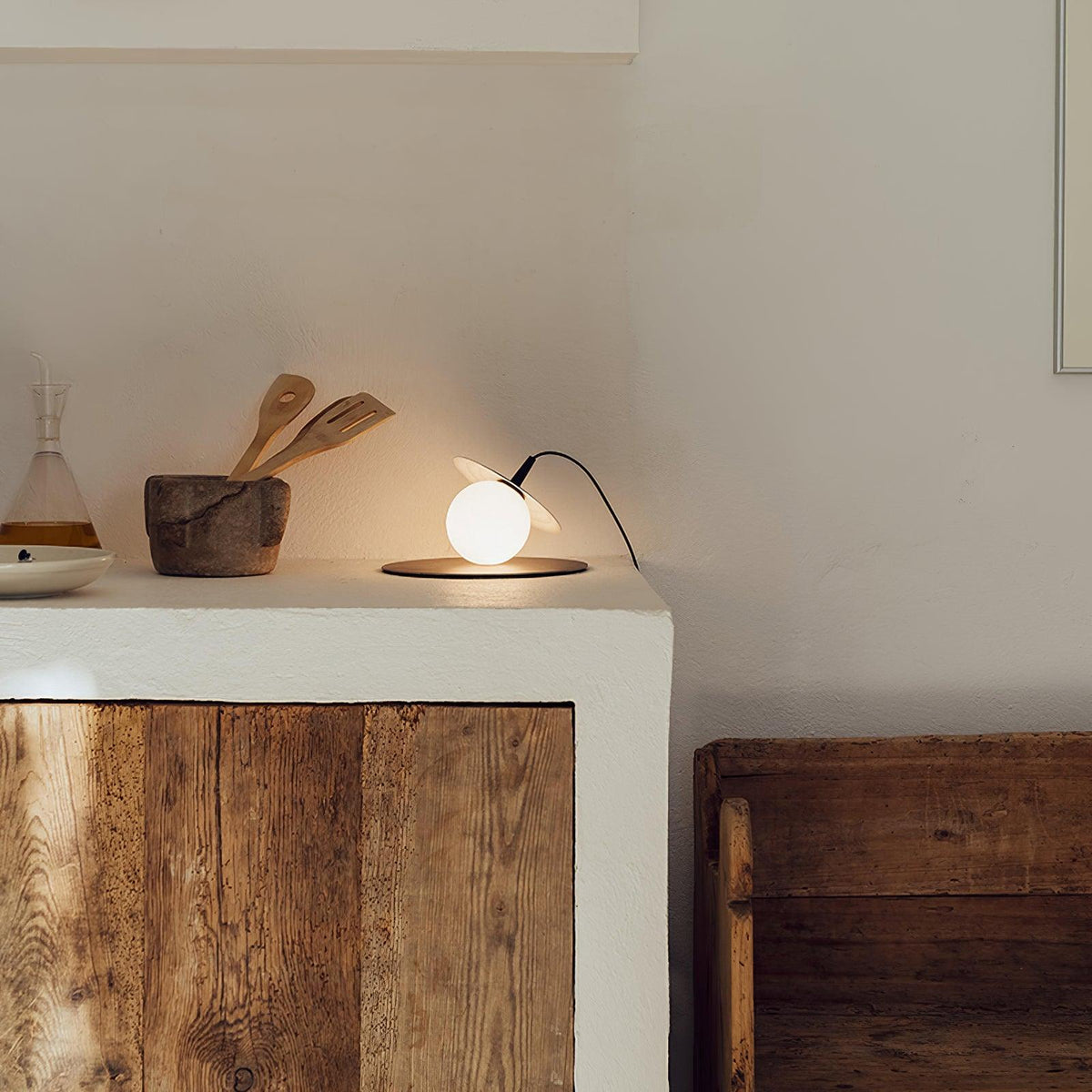 Moderne klassisk pladespiller-bordlampe M31 | Souliia