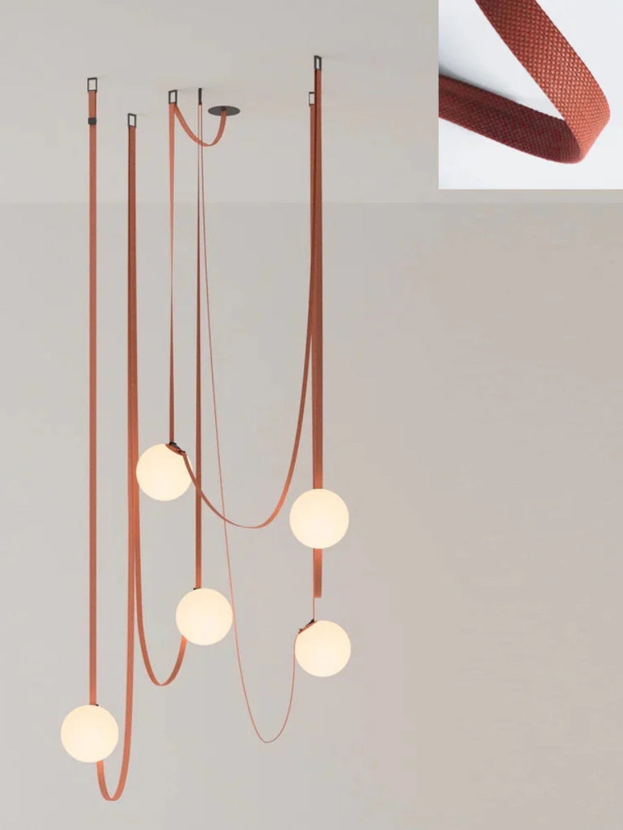 Lampada a sospensione modulare con design scultoreo a forma di cintura | Souliia
