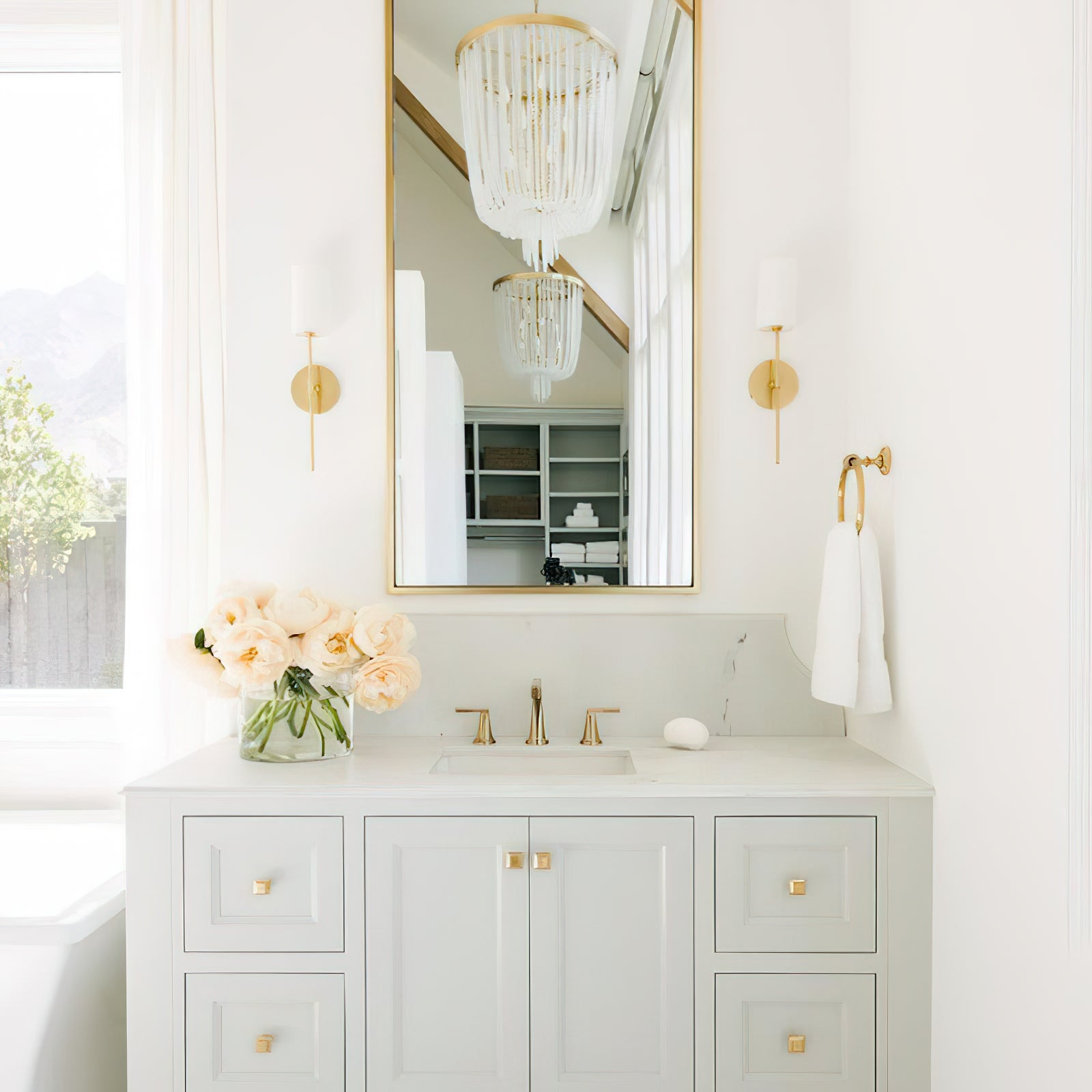 Tracie Wall Lamp | Souliia