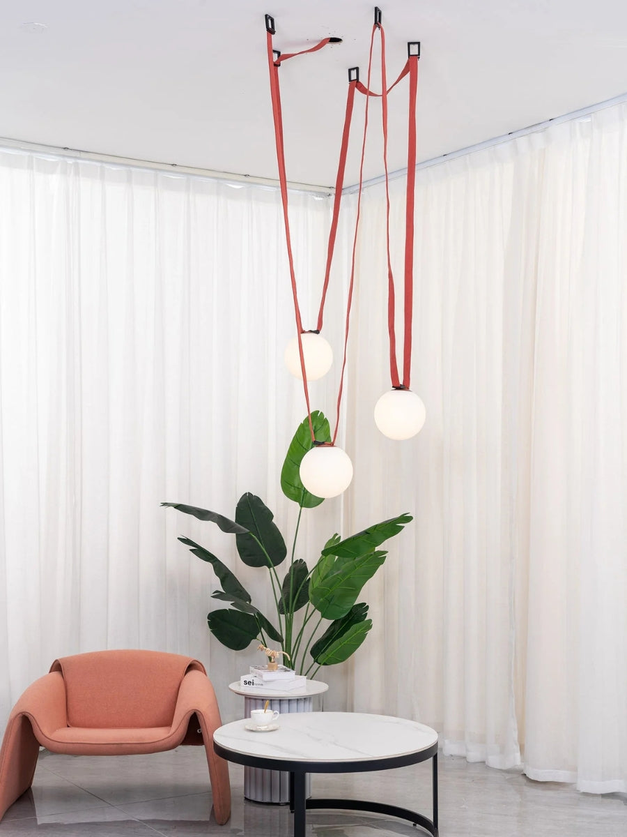 Lampada a sospensione modulare con design scultoreo a forma di cintura | Souliia