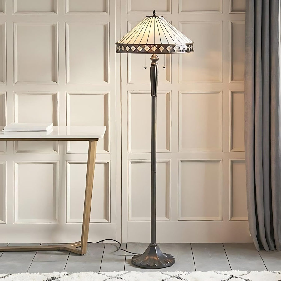 TiffStar Kunstglas Stehleuchte mit Ornamentmuster-Schirm – Stehlampe für Wohnzimmer | Souliia