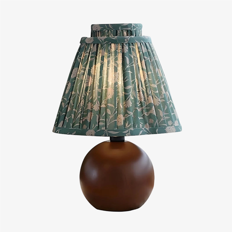 Solmire Blumen-Tischlampe - Plissierter Stoffschirm und Walnussholzfuß für Schlafzimmer und Leseecke | Souliia