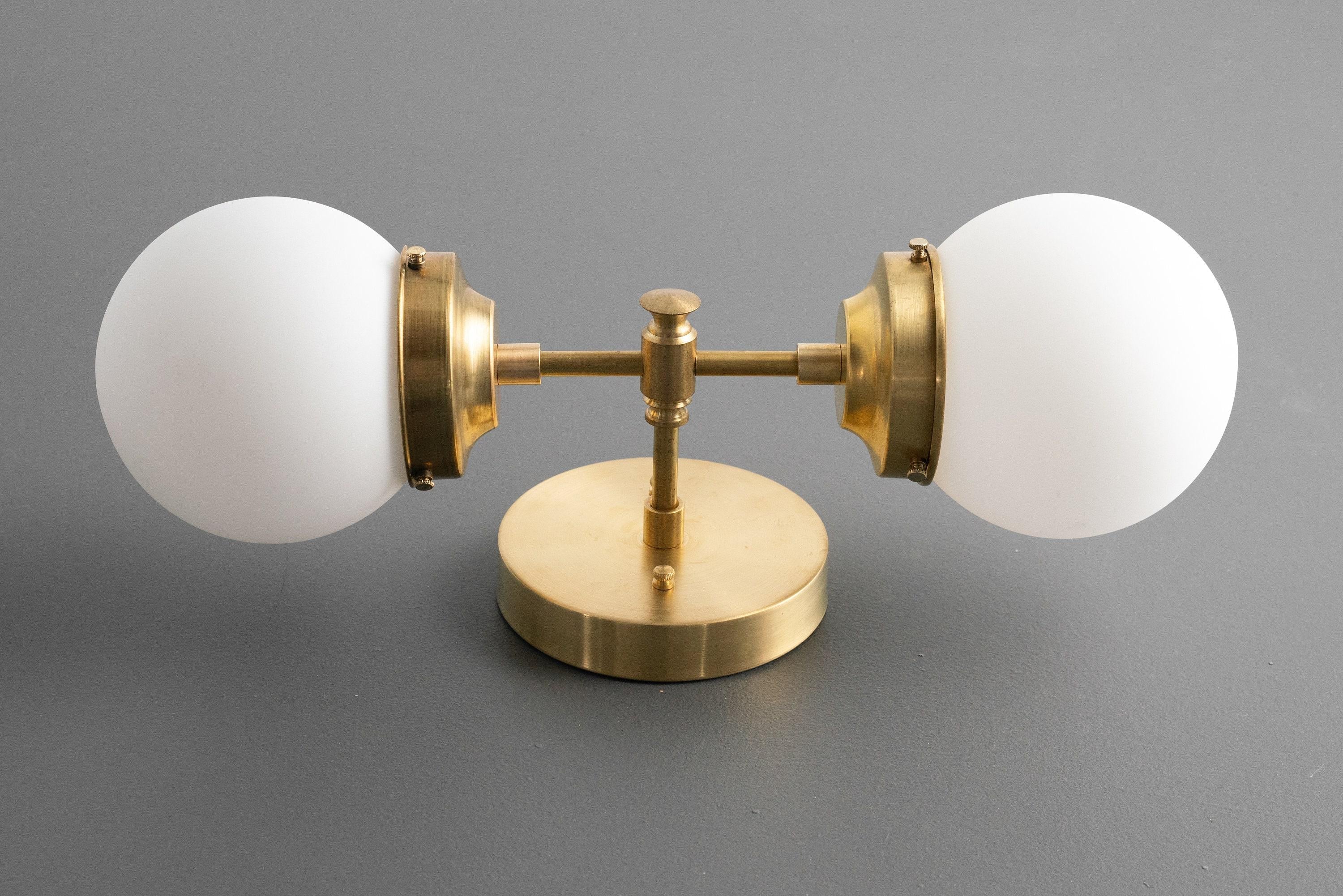 Lumio Globe moderne geometrische Wandleuchte – elegante Art-Deco-Waschtischleuchte für Gäste-WC oder Flur | Souliia