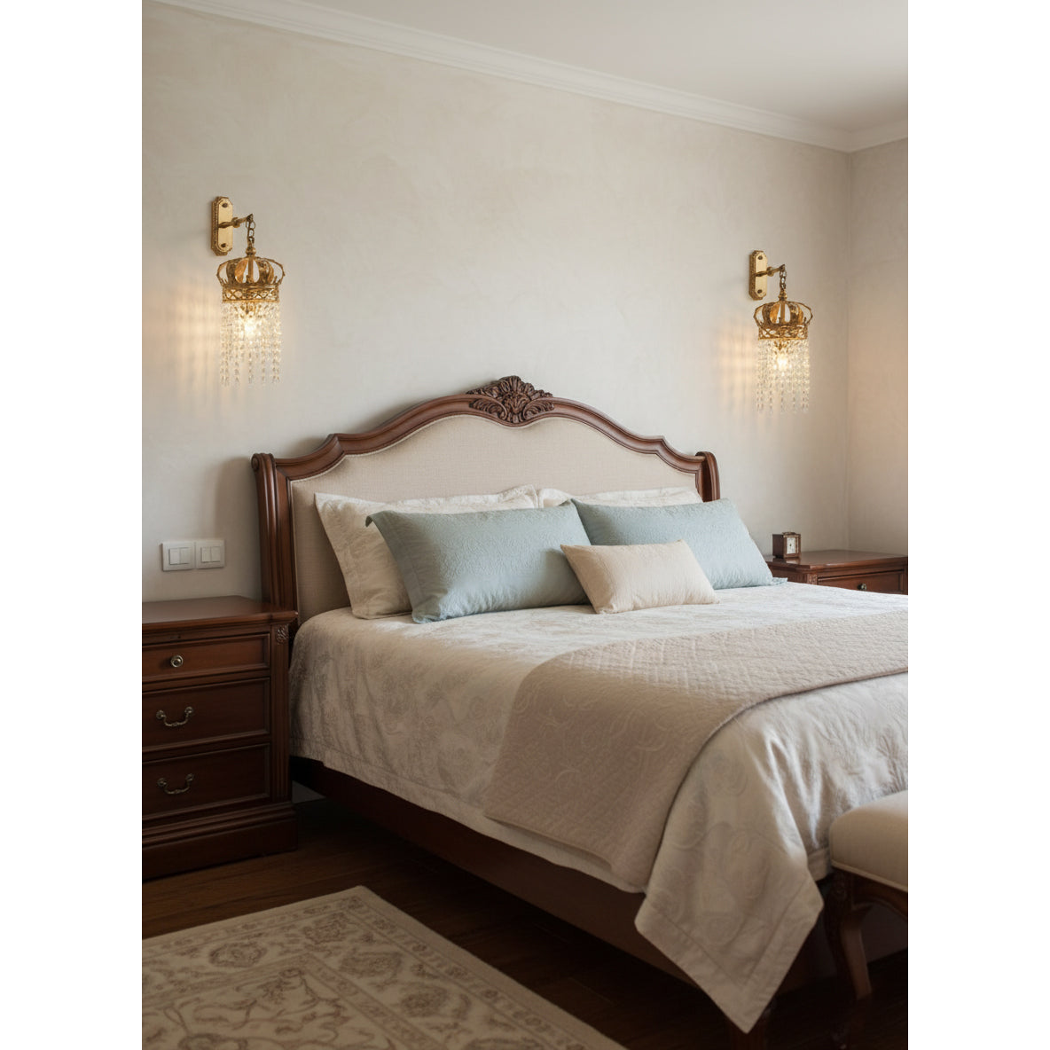 Timon Brass Crown Wall Lamp | Souliia