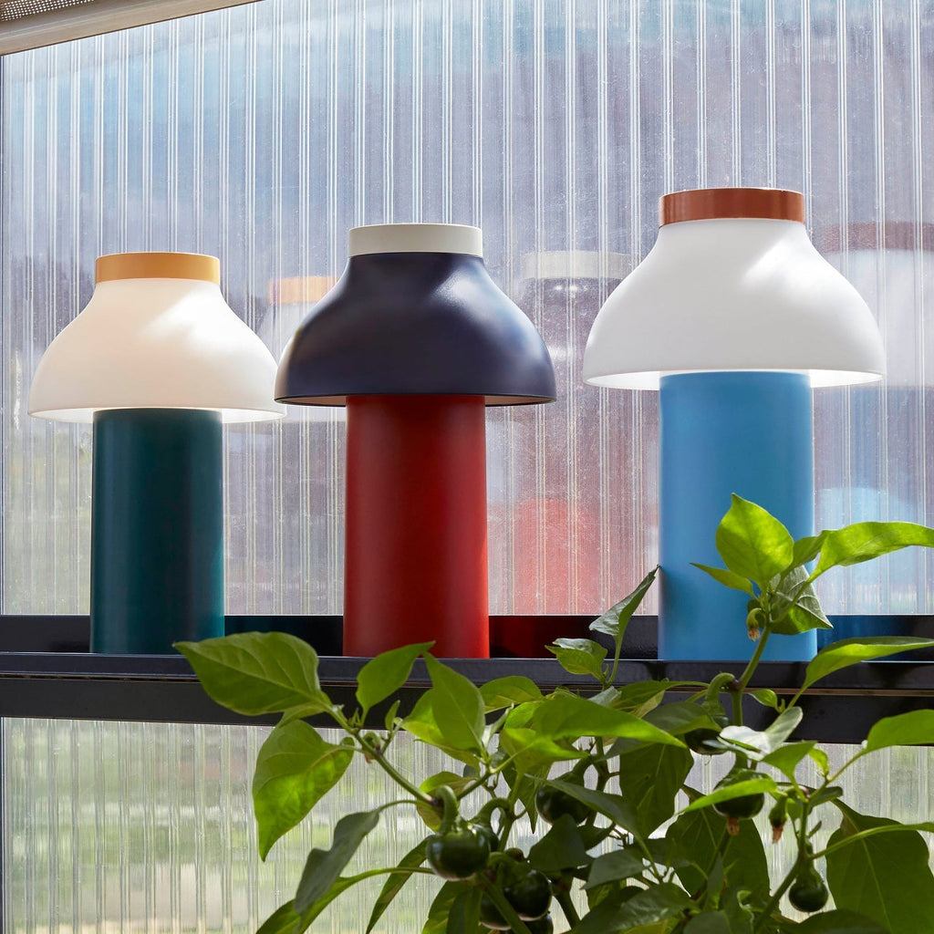 Moderní přenosná stolní lampa – minimalistické dobíjecí světlo pro použití v interiéru i exteriéru | Souliia