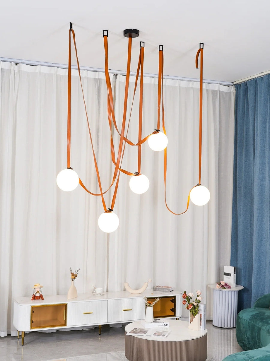 Lampada a sospensione modulare con design scultoreo a forma di cintura | Souliia