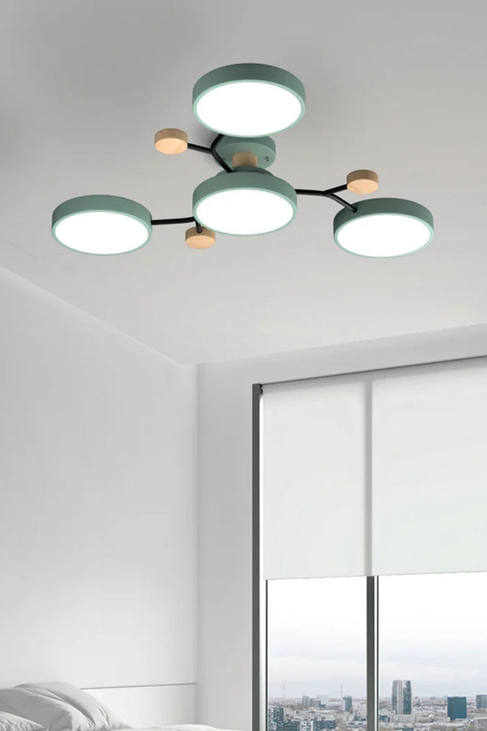 Loftlampe med flere hoveder, skiver og grene i Morandi-farver | Souliia