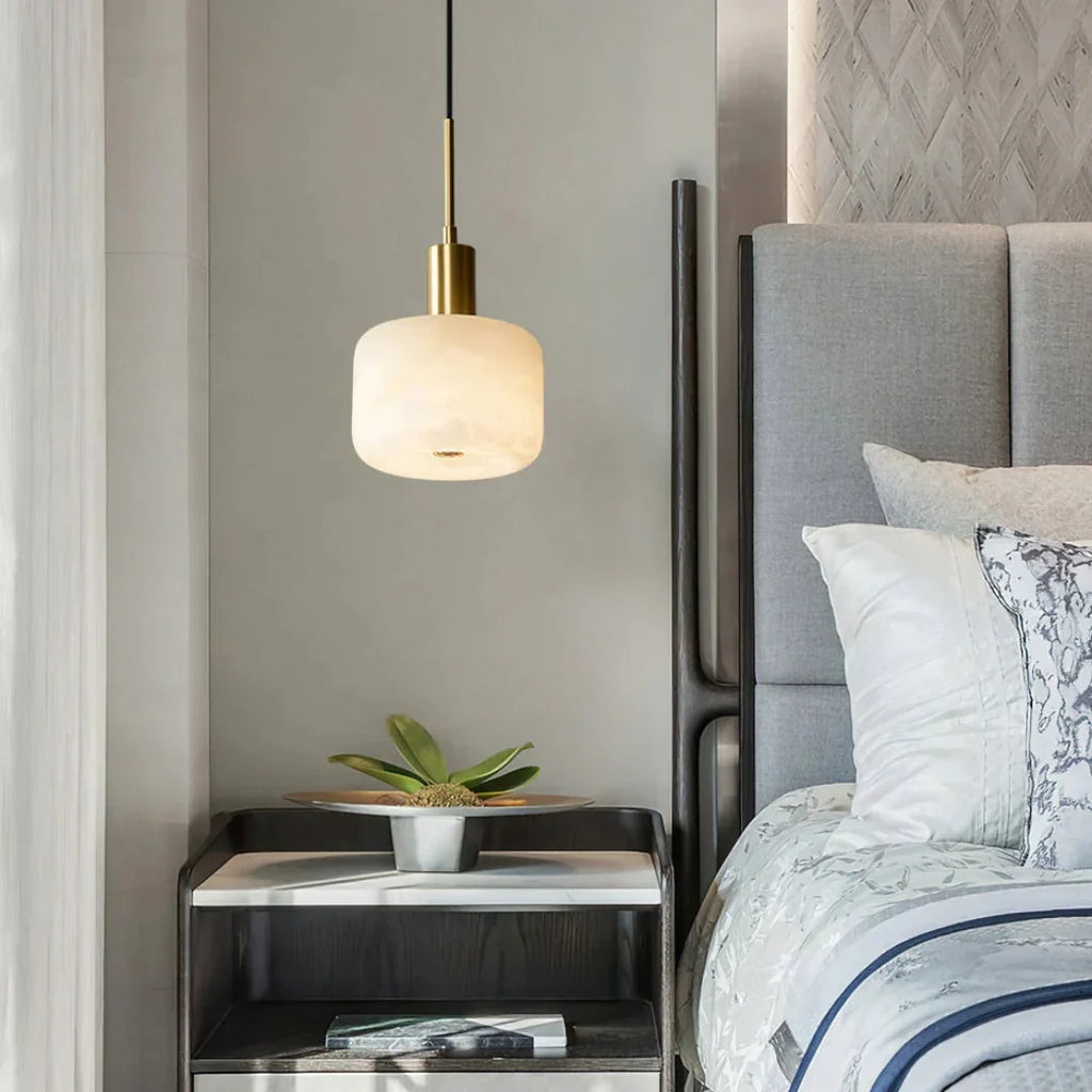 Velia minimalistisk agernformet alabastpendel | Souliia