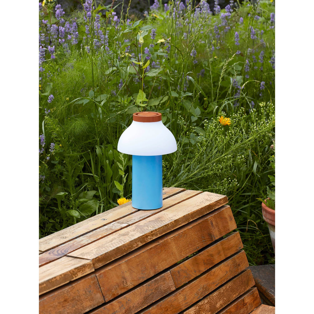 Moderní přenosná stolní lampa – minimalistické dobíjecí světlo pro použití v interiéru i exteriéru | Souliia