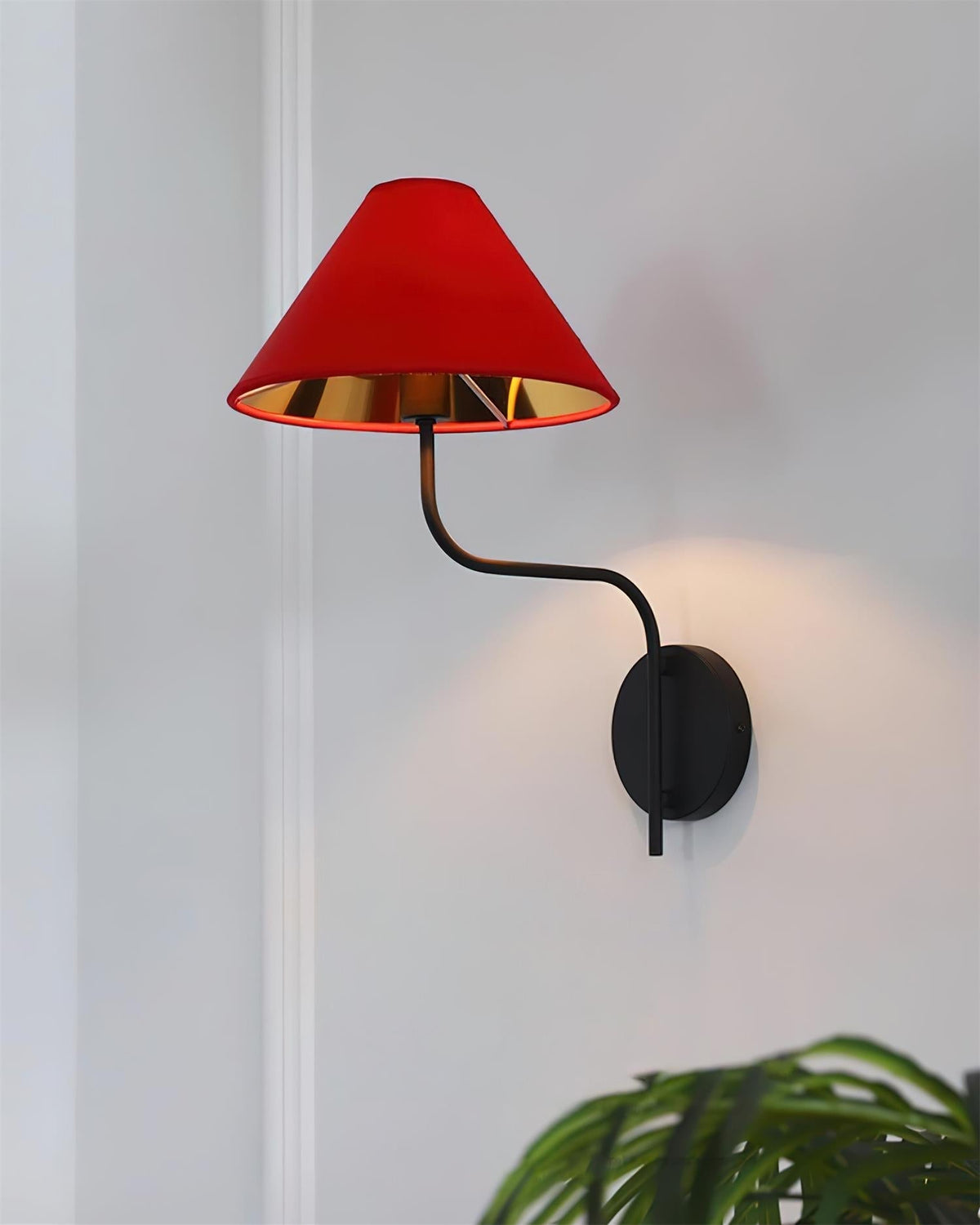 Scarlet Wall Lamp | Souliia