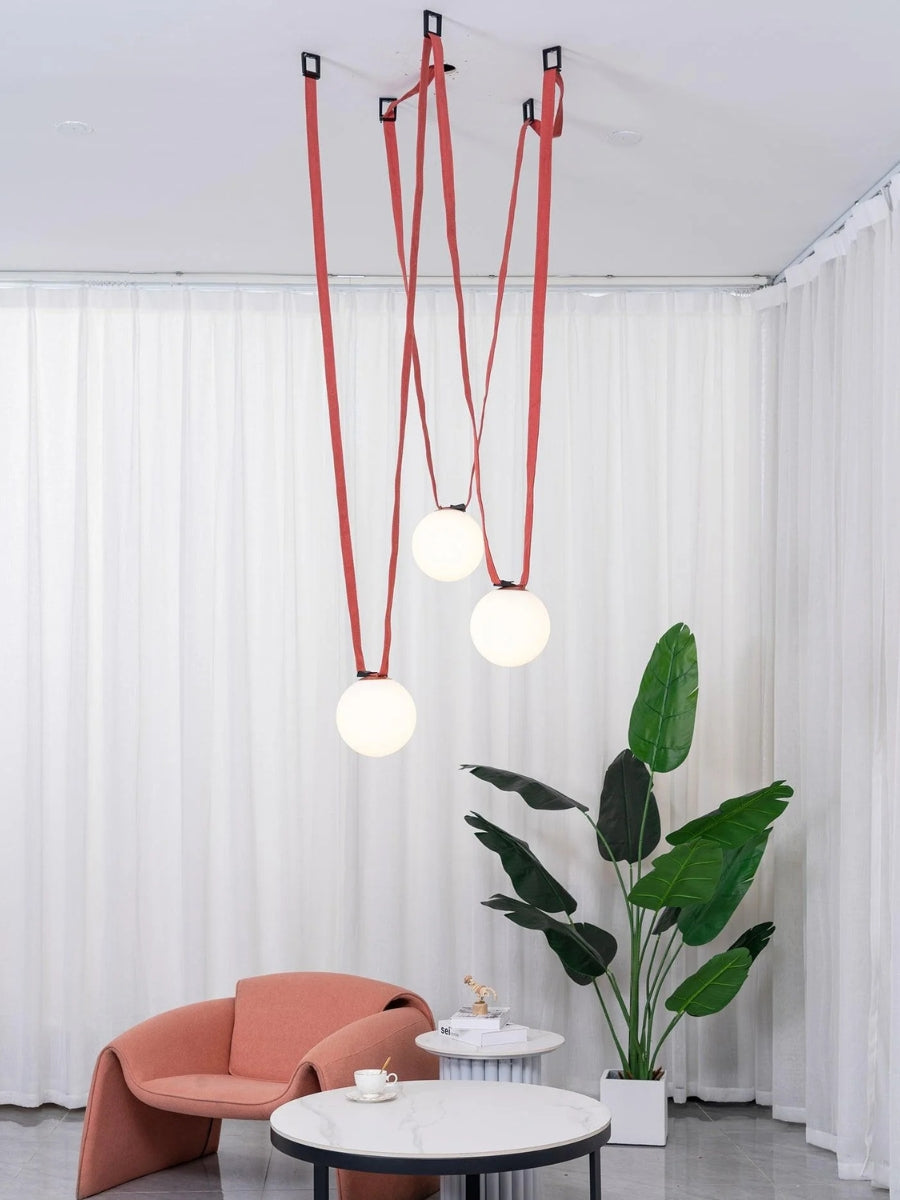 Lampada a sospensione modulare con design scultoreo a forma di cintura | Souliia
