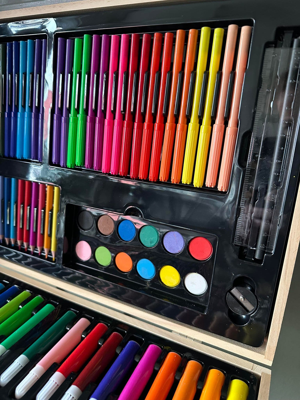 Unleash Your Creativity with 180 Colors and Tools - Souliia