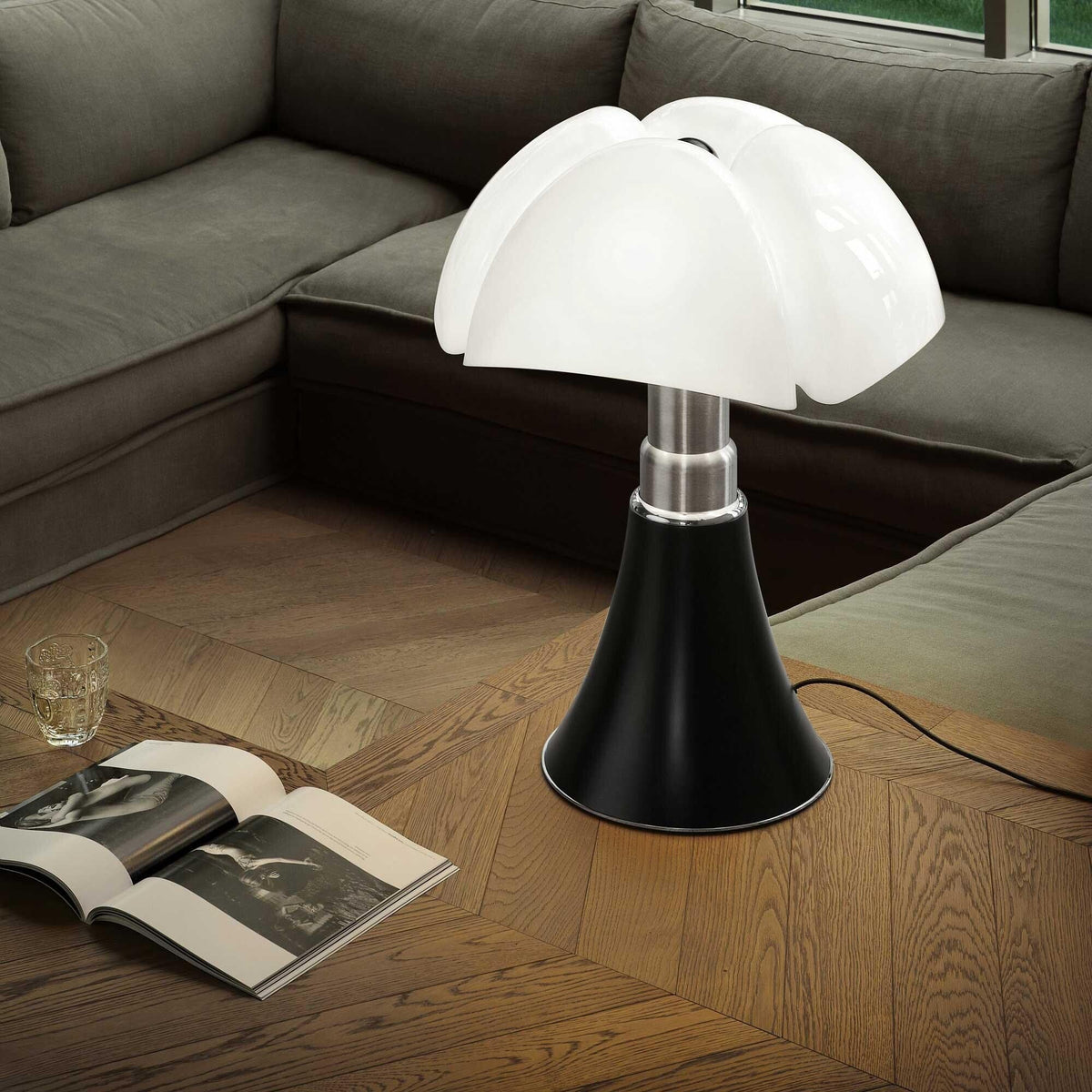 Petalica Table Lamp | Souliia