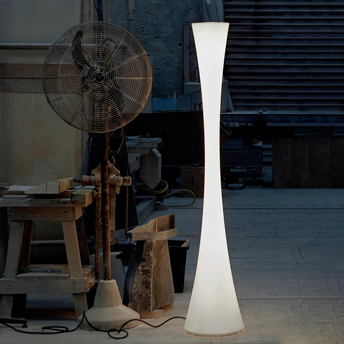 Romantic Simple White Column Floor Lamp M27 | Souliia