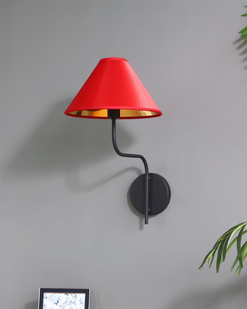 Scarlet Wall Lamp | Souliia
