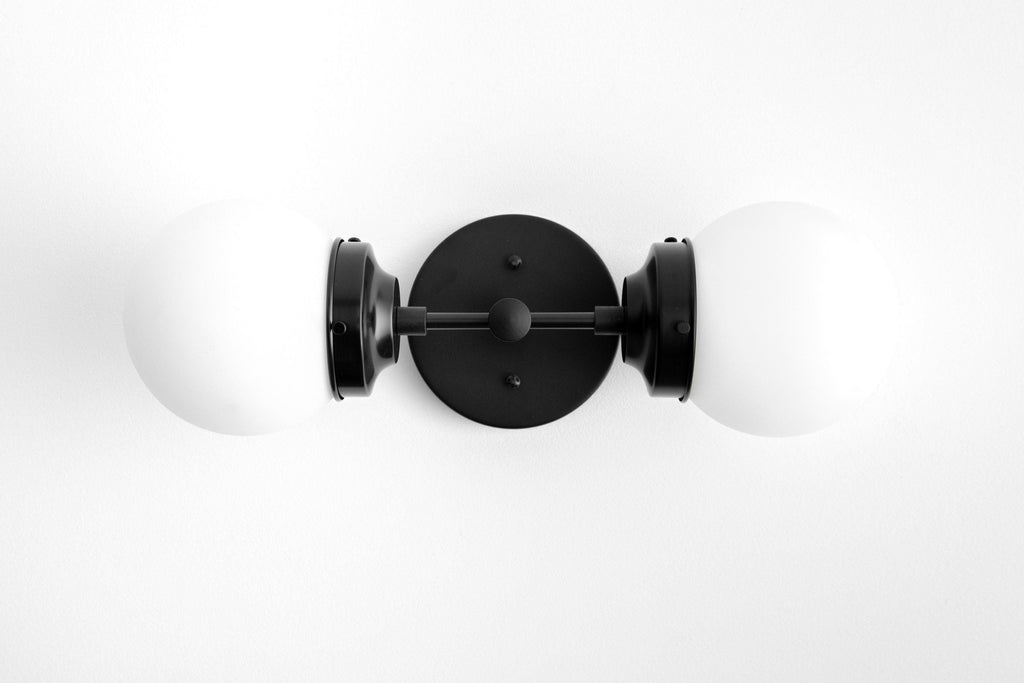 Lumio Globe moderne geometrische Wandleuchte – elegante Art-Deco-Waschtischleuchte für Gäste-WC oder Flur | Souliia