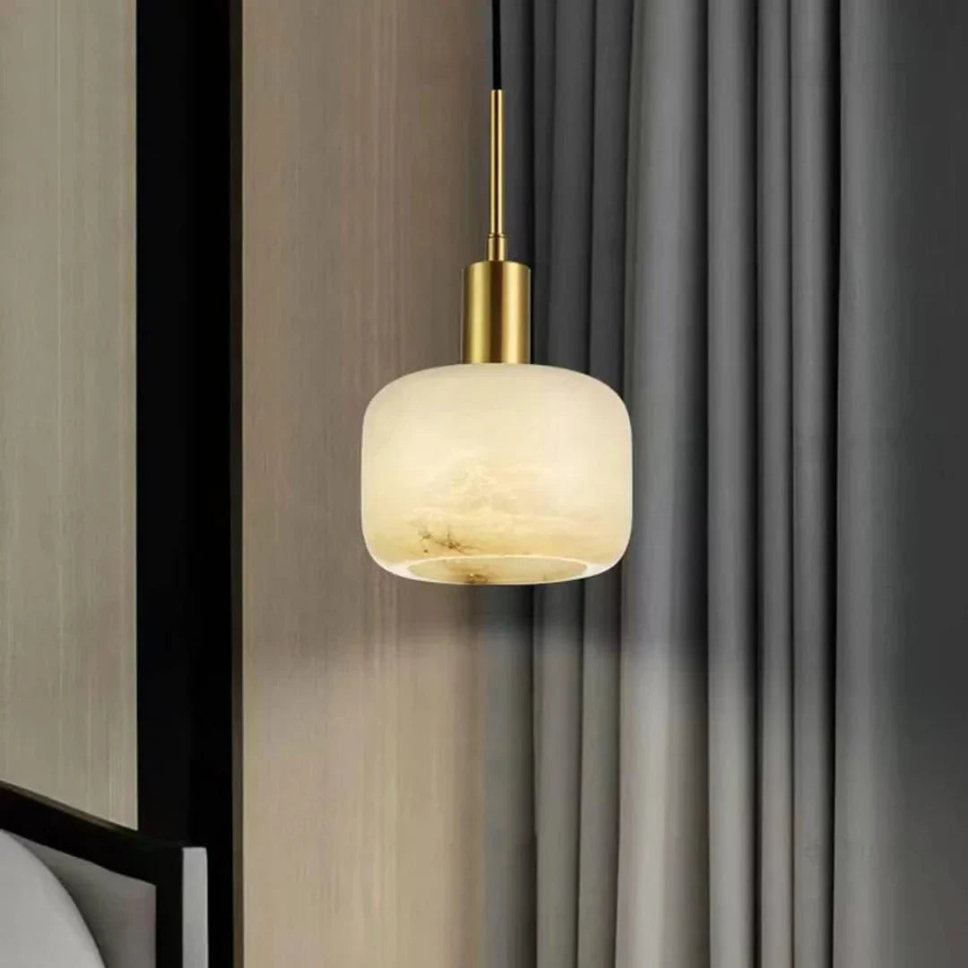 Velia minimalistisk agernformet alabastpendel | Souliia