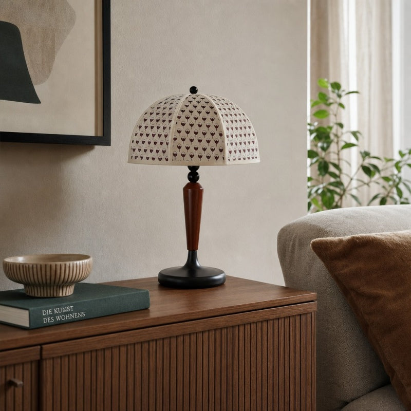 Solmire Tischlampe - Französischer Vintage-Stoffkuppelschirm mit Holz- und Metallfuß für Schlafzimmer und Wohnzimmer | Souliia