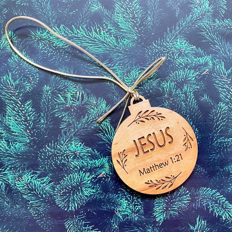 Decorațiuni de Advent cu Isus — ornamente de Crăciun suspendate cu nume biblice