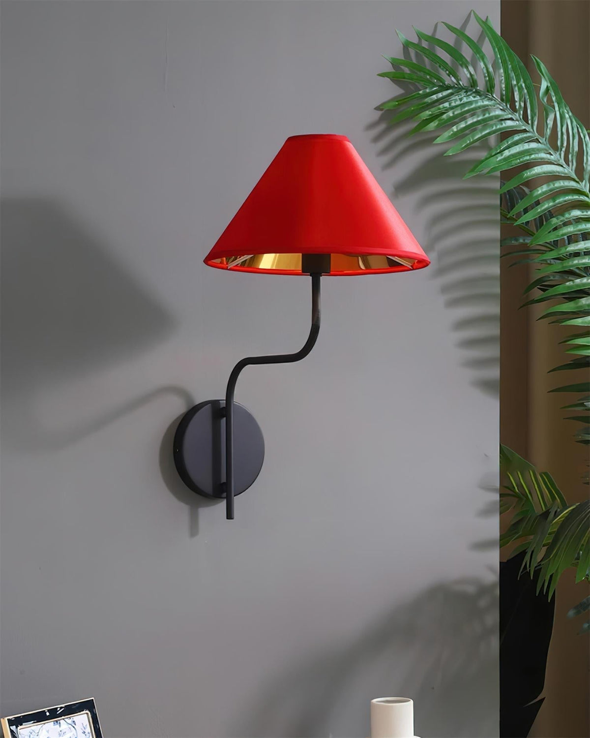 Scarlet Wall Lamp | Souliia