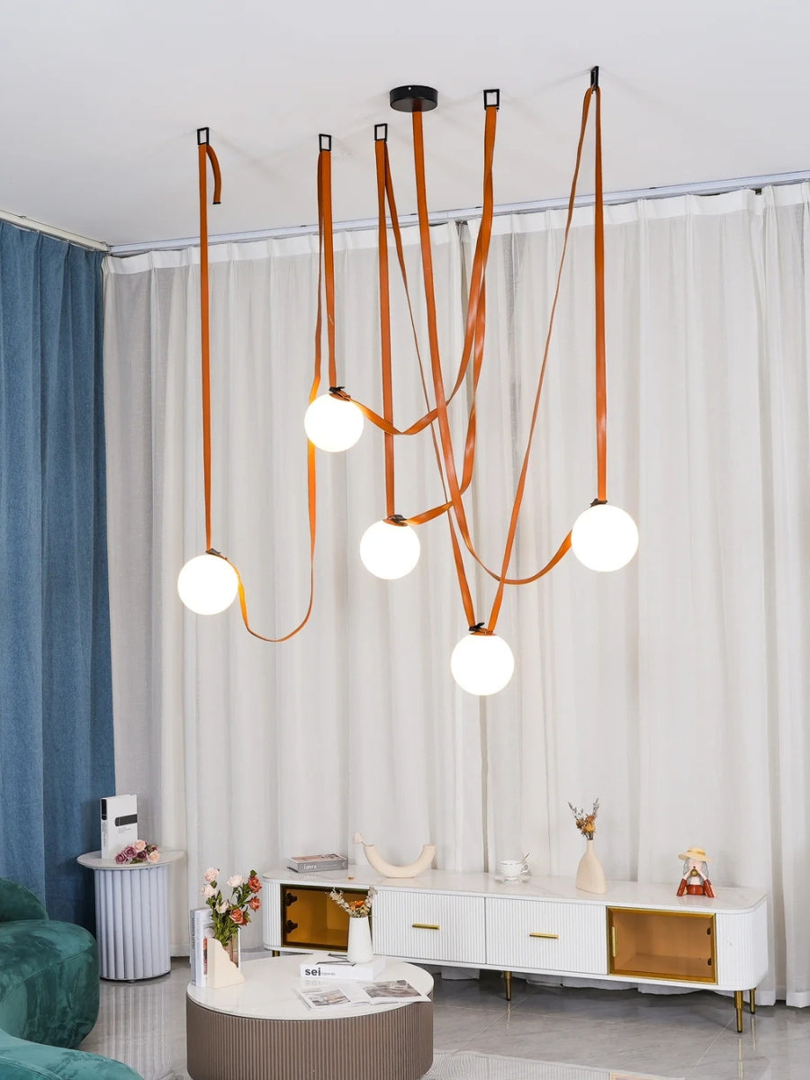 Lampada a sospensione modulare con design scultoreo a forma di cintura | Souliia