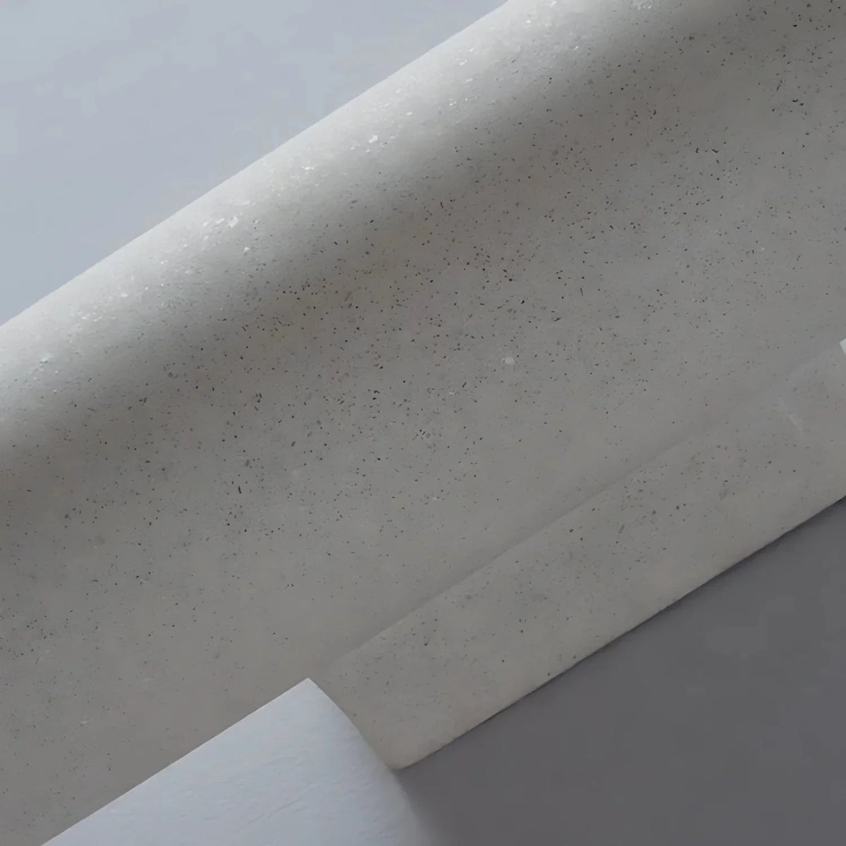 Minimalistisk indendørs og udendørs væglampe i cement med midnatsglød | Souliia
