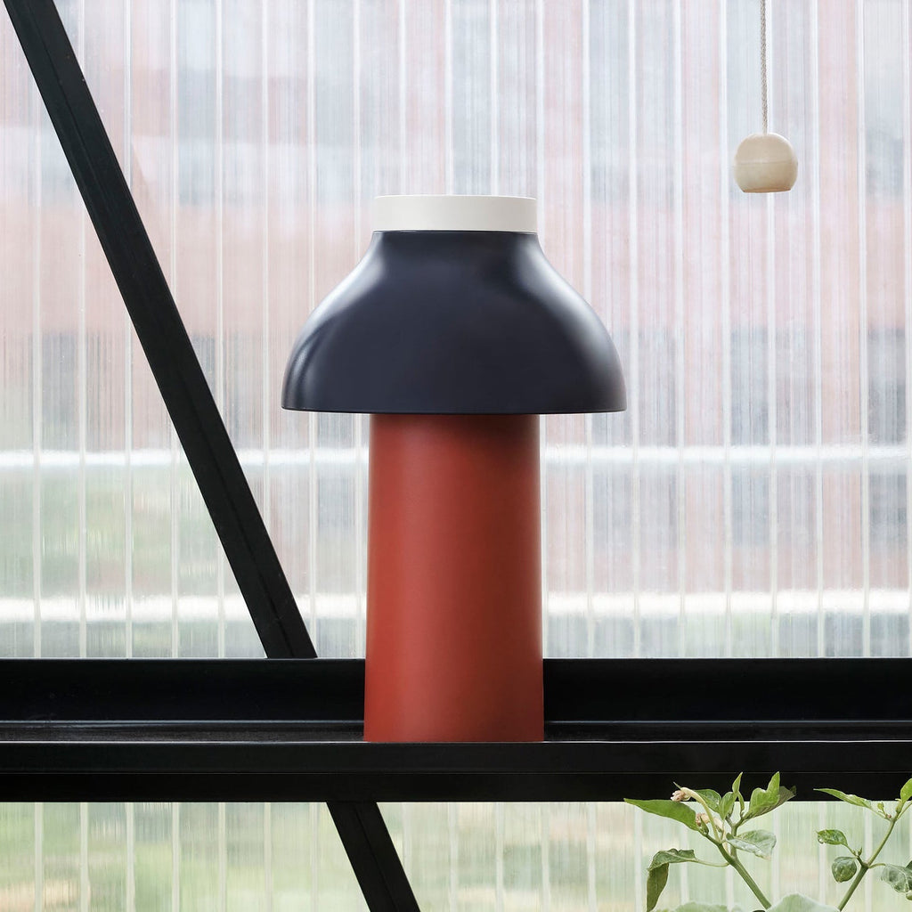Moderní přenosná stolní lampa – minimalistické dobíjecí světlo pro použití v interiéru i exteriéru | Souliia