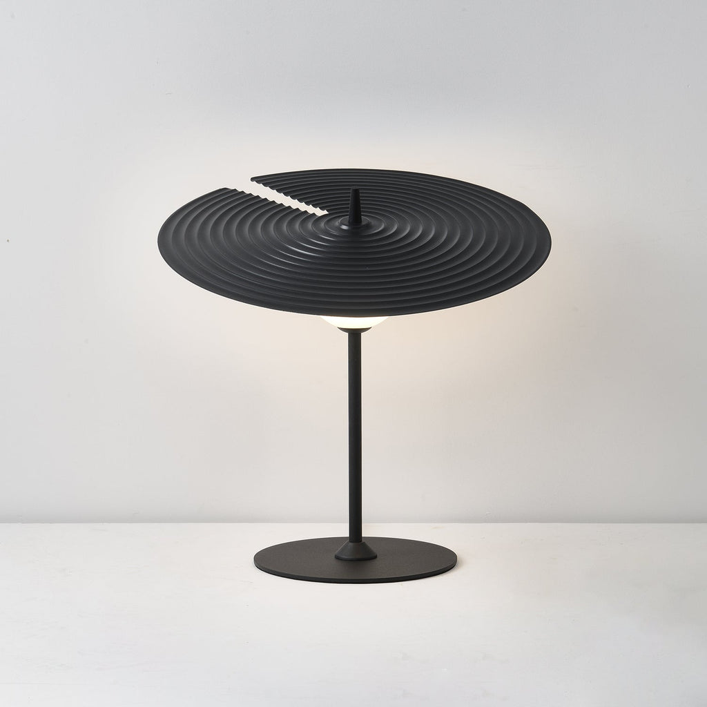 Moderne klassisk pladespiller-bordlampe M31 | Souliia