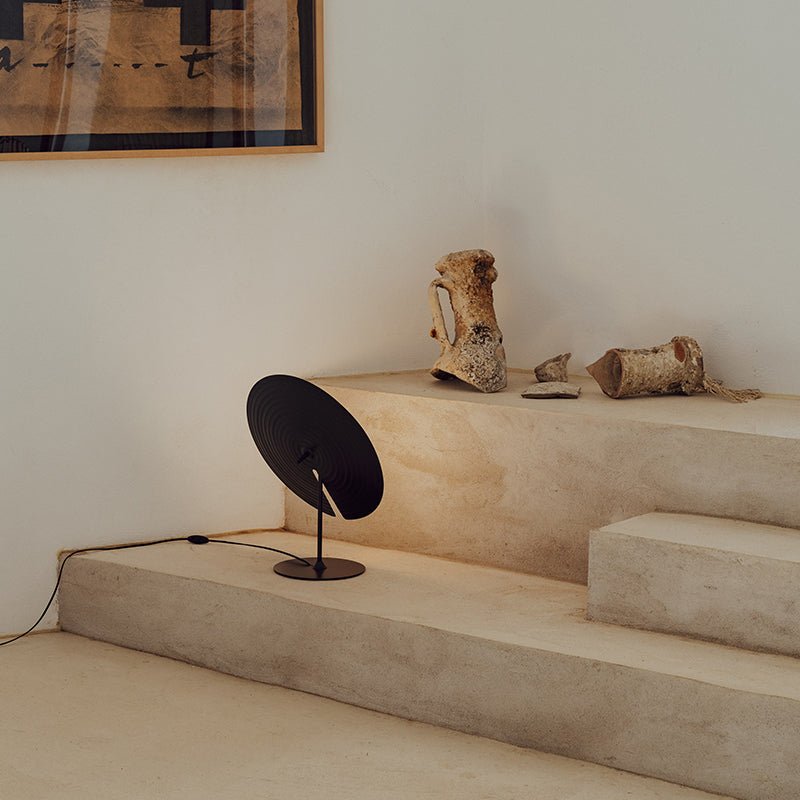 Moderne klassisk pladespiller-bordlampe M31 | Souliia
