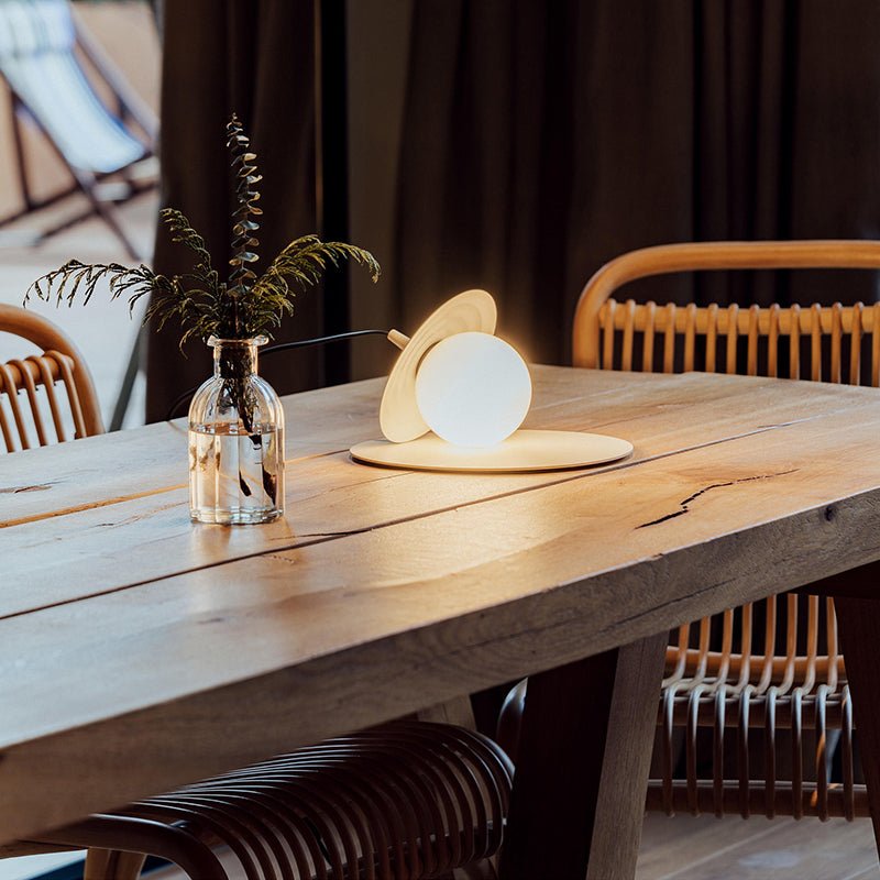 Moderne klassisk pladespiller-bordlampe M31 | Souliia